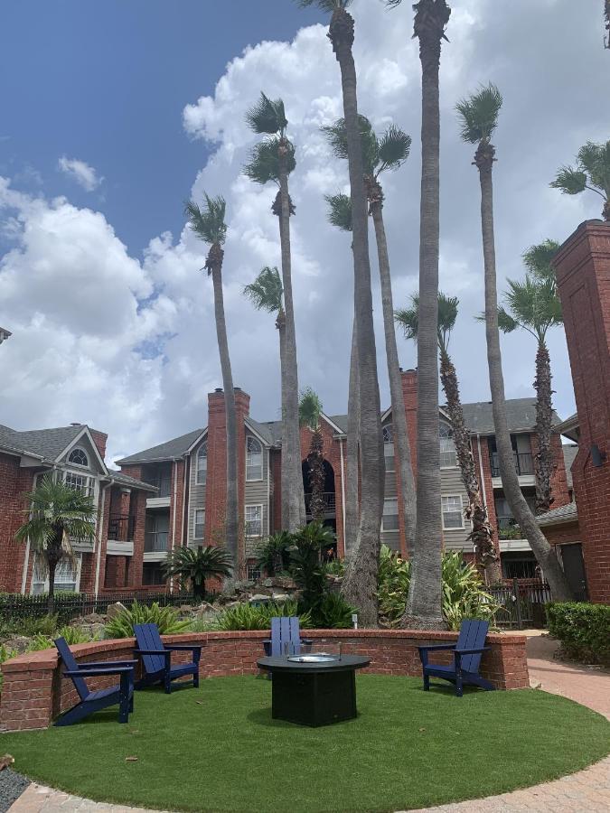 Spacious 2Br&2Ba Med Center Apt, Free Parking&Shuttle Houston Exteriör bild