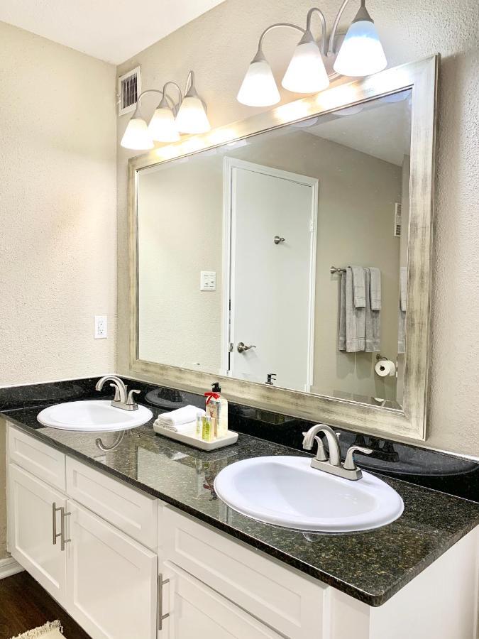 Spacious 2Br&2Ba Med Center Apt, Free Parking&Shuttle Houston Exteriör bild